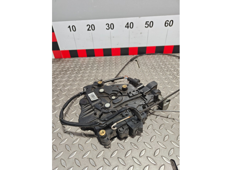 Замок двери сдвижной к Volkswagen Transporter, 2010г.