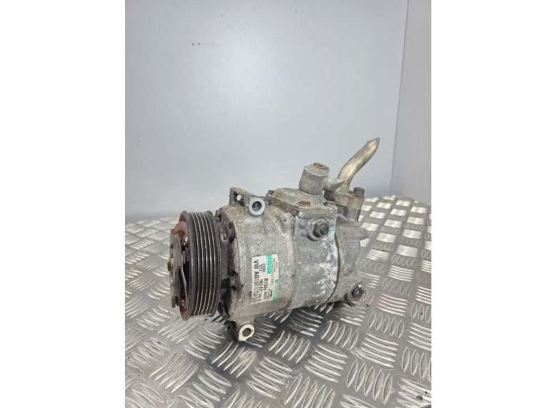 Компрессор кондиционера к Volkswagen Golf, 2005г.