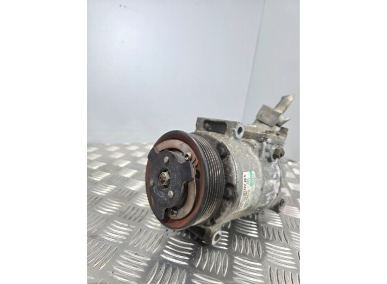 Компрессор кондиционера к Volkswagen Golf, 2005г.