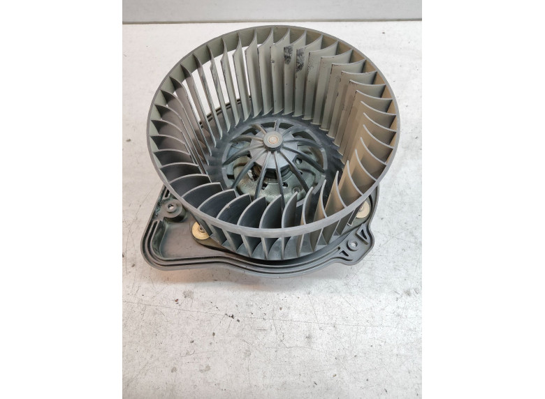 Моторчик печки к Volvo V70, 1998г.