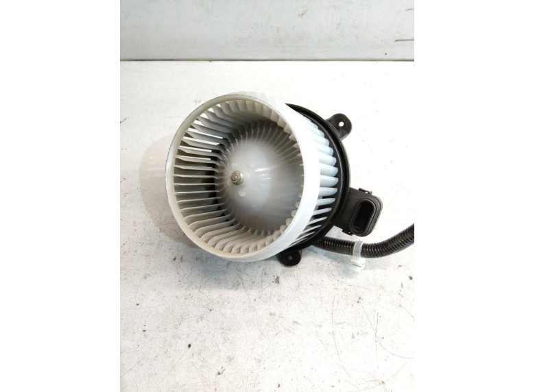 Моторчик печки к Suzuki Swift, 2016г.