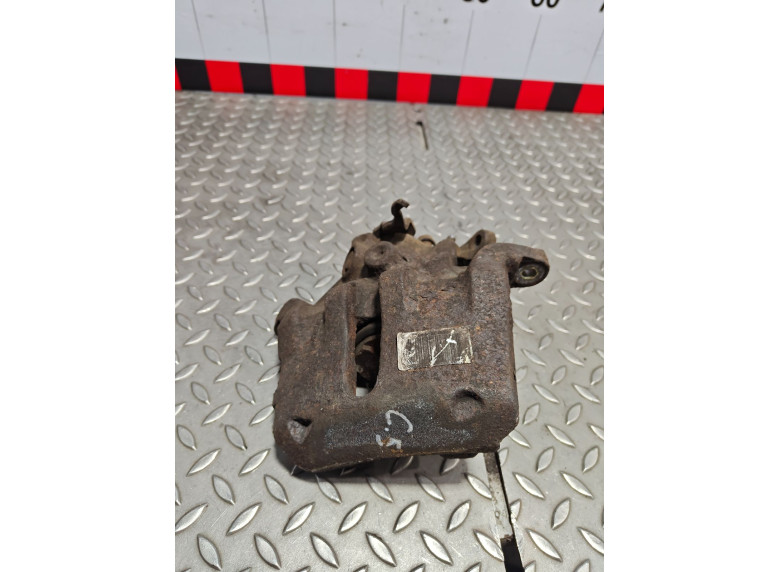 Суппорт передний левый к Citroen C5, 2004г.