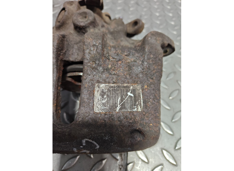 Суппорт передний левый к Citroen C5, 2004г.