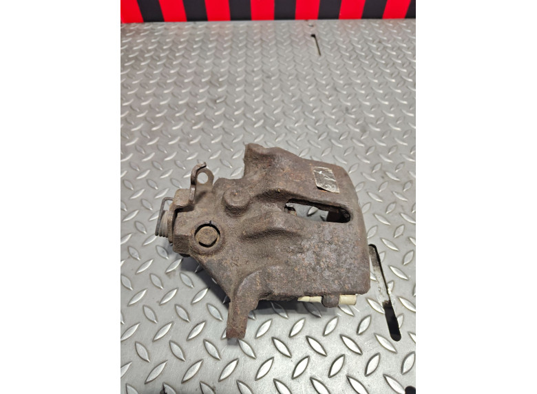 Суппорт передний левый к Citroen C5, 2004г.