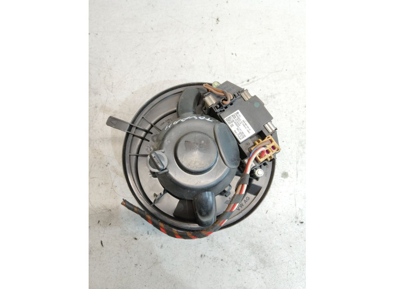 Моторчик печки к Volkswagen Touran, 2008г.