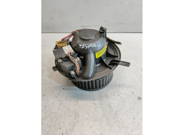 Моторчик печки к Volkswagen Touran, 2008г.