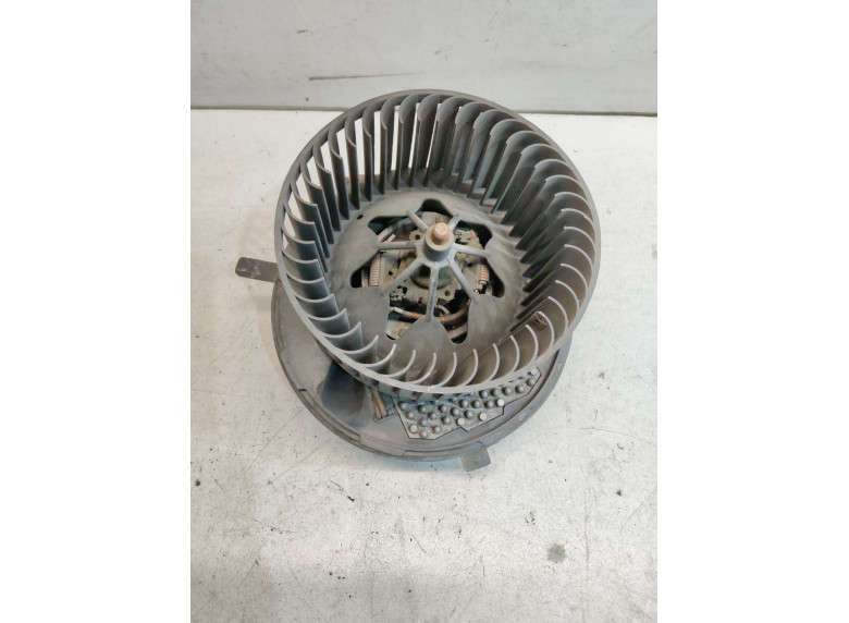 Моторчик печки к Volkswagen Touran, 2008г.