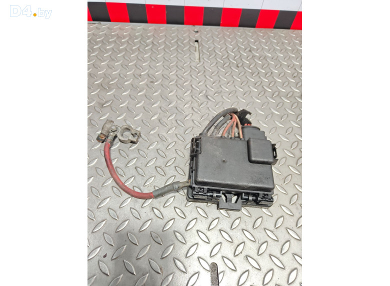 Блок предохранителей к Volkswagen Sharan 2002 г.