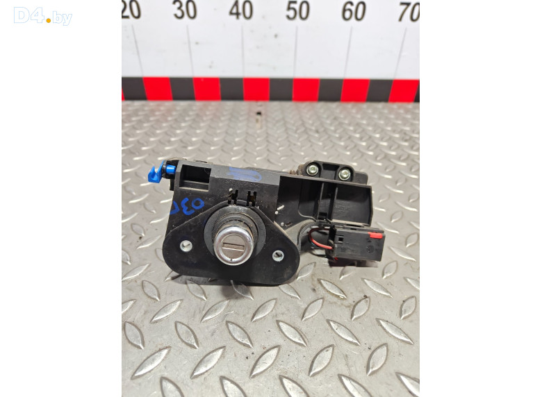 Кнопка открытия багажника к Opel Corsa 2003 г.