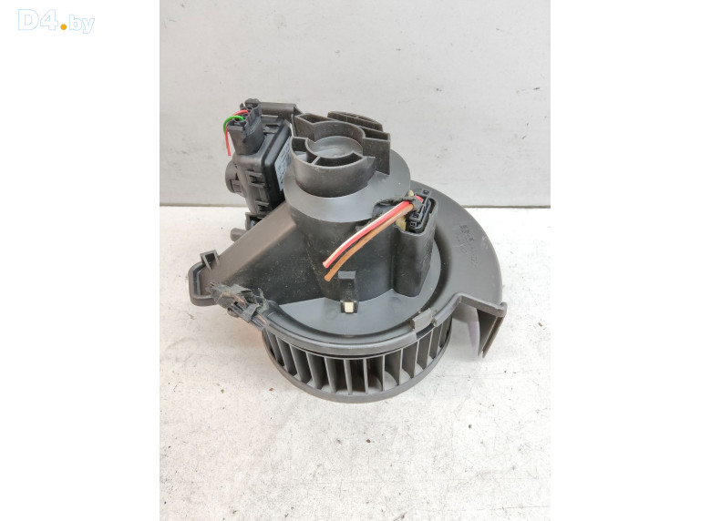 Моторчик печки к Opel Zafira 2000 г.