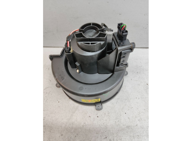 Моторчик печки к Opel Zafira, 2000г.