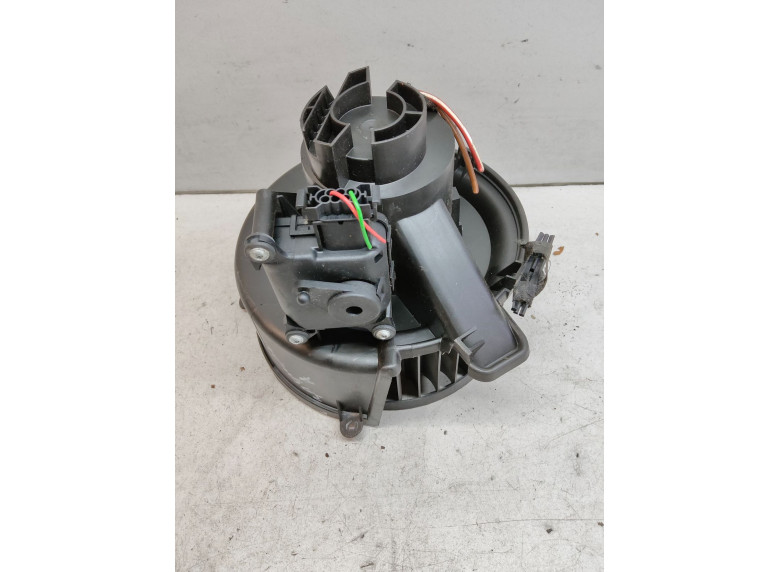 Моторчик печки к Opel Zafira, 2000г.