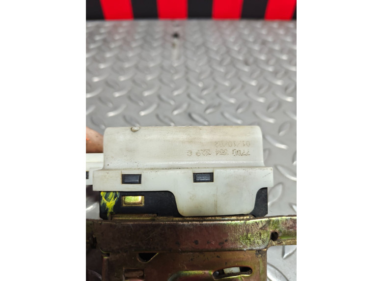 Замок багажника к Renault Scenic RX4, 2001г.