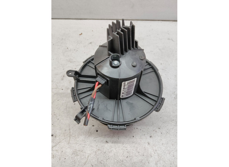 Моторчик печки к Opel Zafira, 2006г.