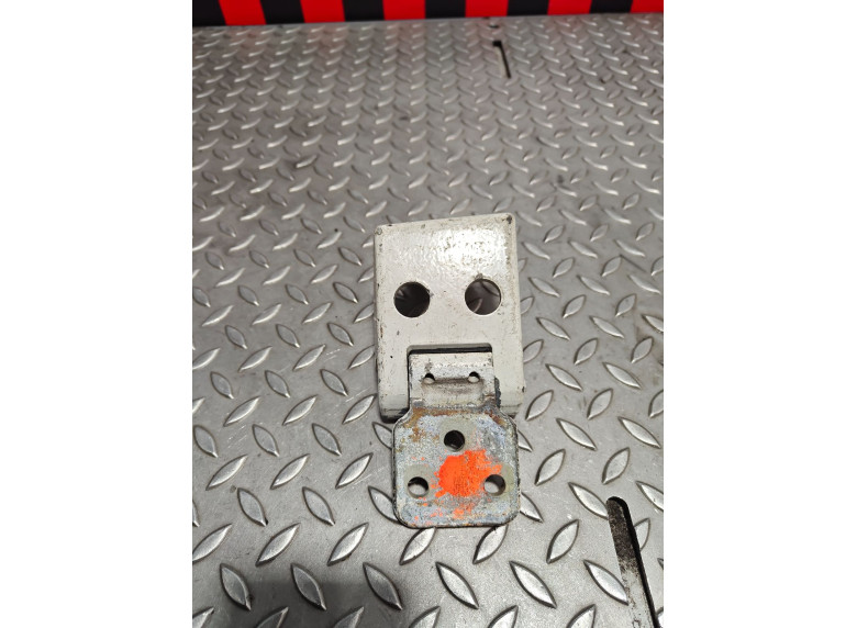 Петля двери задней правой к Mercedes Sprinter, 2008г.