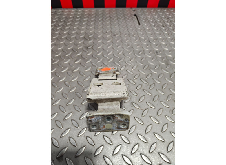 Петля двери задней правой к Mercedes Sprinter, 2008г.