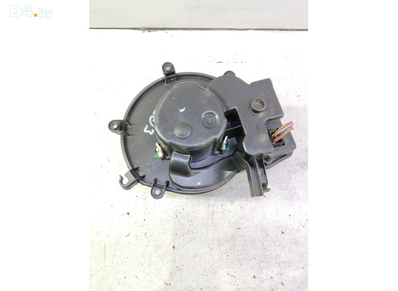 Моторчик печки к Mercedes CW203 2004 г.