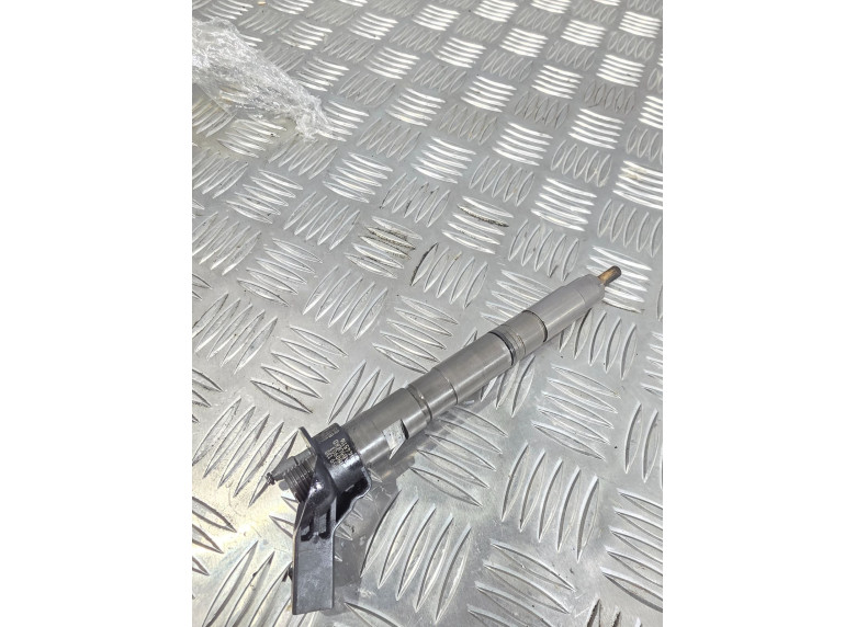 Форсунка к Audi A6, 2009г.