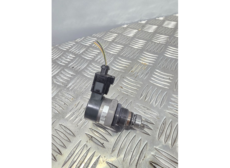 Регулятор давления топлива к Audi A6, 2009г.