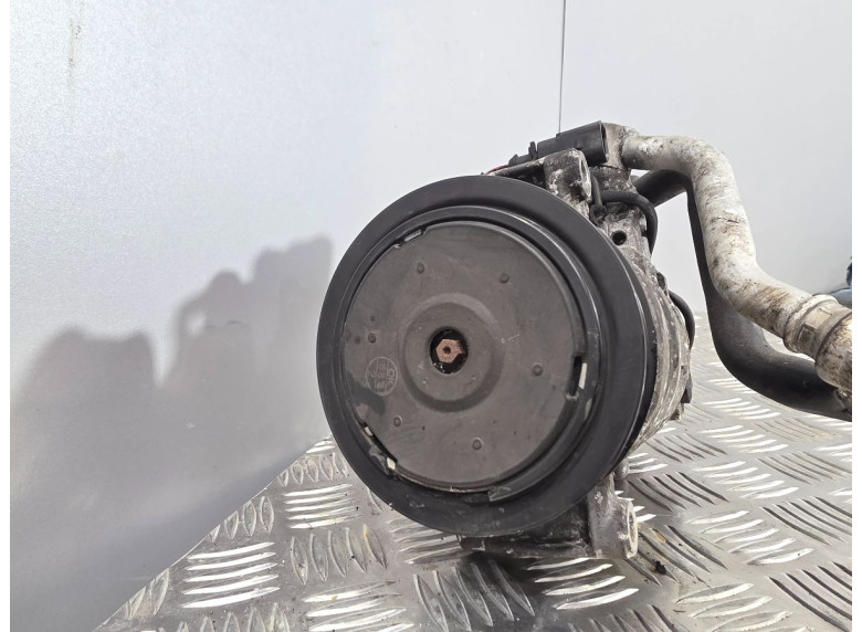 Компрессор кондиционера к Audi A6, 2009г.