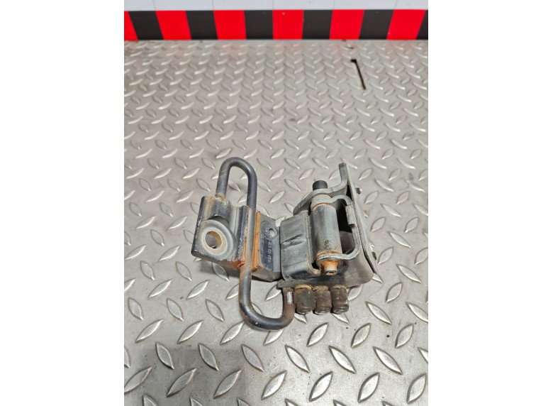 Петля двери передней левой к Audi A4, 2005г.