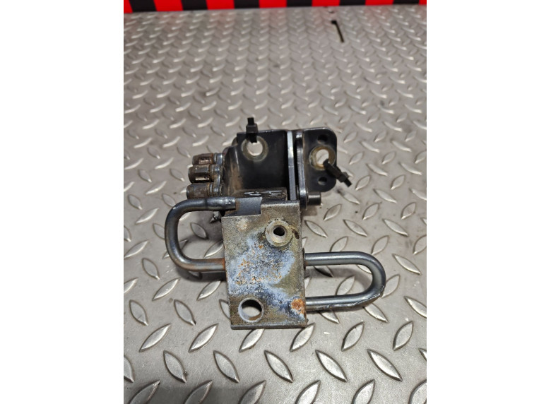 Петля двери передней левой к Audi A4, 2005г.