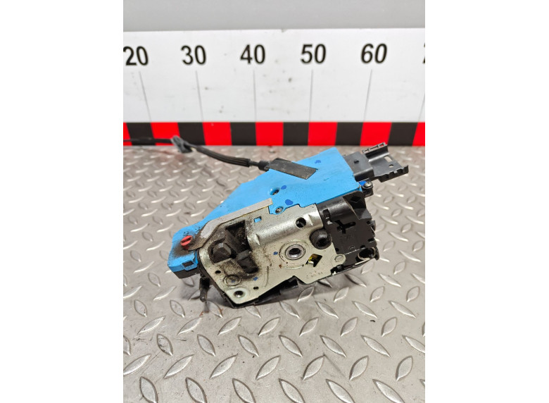 Замок двери задней левой к Peugeot 207, 2008г.