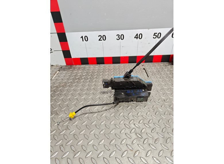 Замок двери задней левой к Peugeot 207, 2008г.