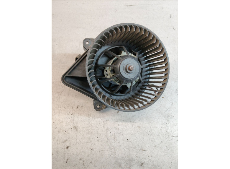 Моторчик печки к Renault Trafic, 2008г.