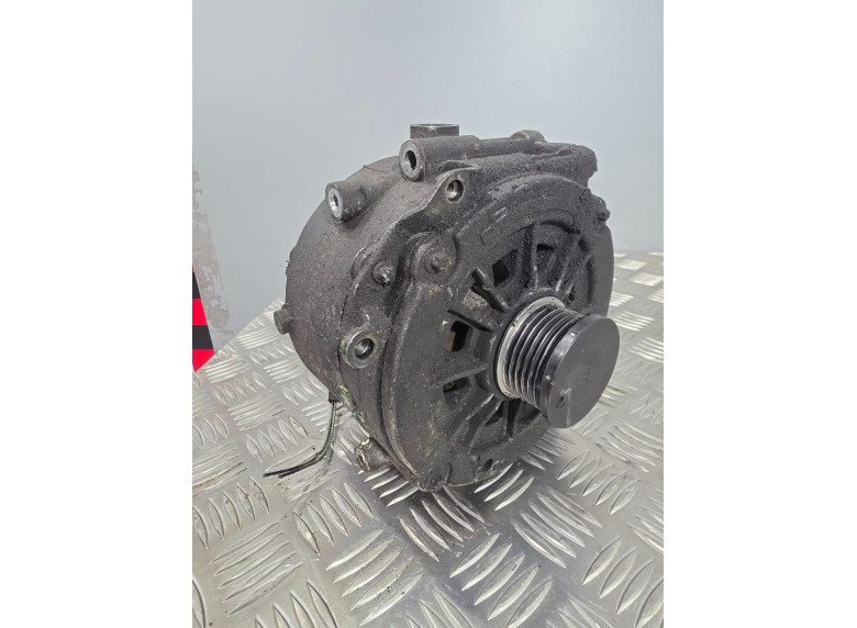 Генератор к Mercedes C W203, 2003г.