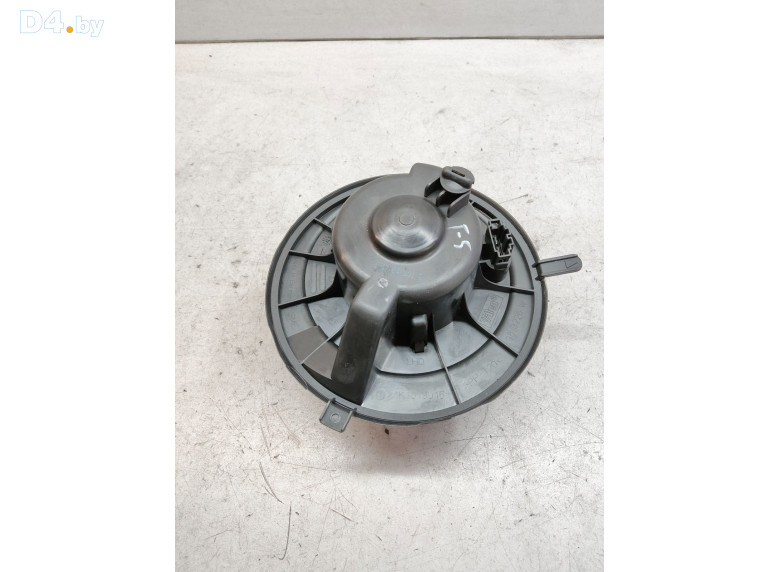 Моторчик печки к Volkswagen Golf 2004 г.