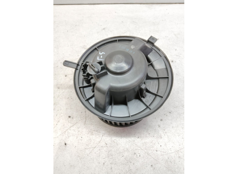 Моторчик печки к Volkswagen Golf, 2004г.