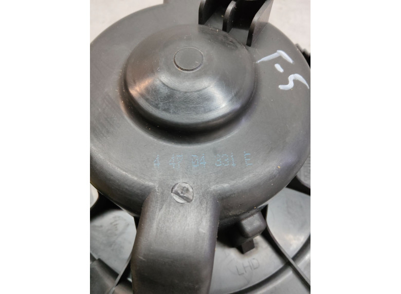 Моторчик печки к Volkswagen Golf, 2004г.