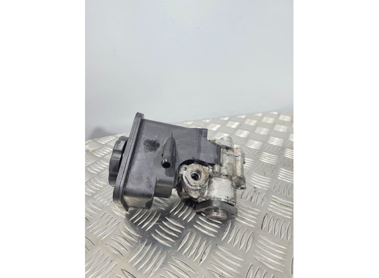 Насос гидроусилителя руля к BMW 3 E46, 2001г.