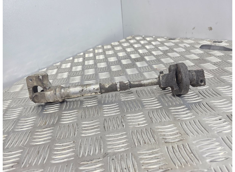 Рулевой карданчик к BMW 3 E46, 2001г.