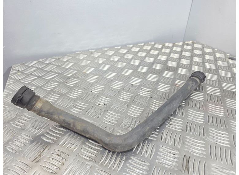 Патрубок радиатора к BMW 3 E46, 2001г.