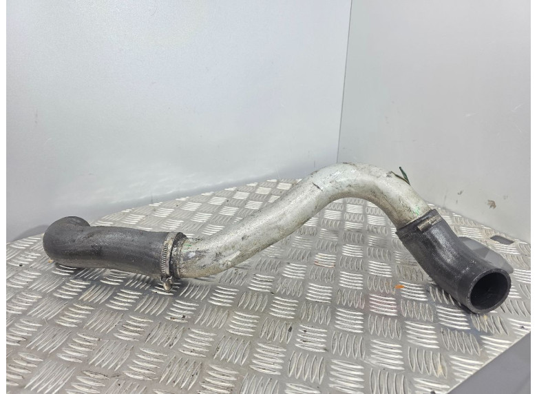 Патрубок интеркулера к BMW 3 E46, 2001г.