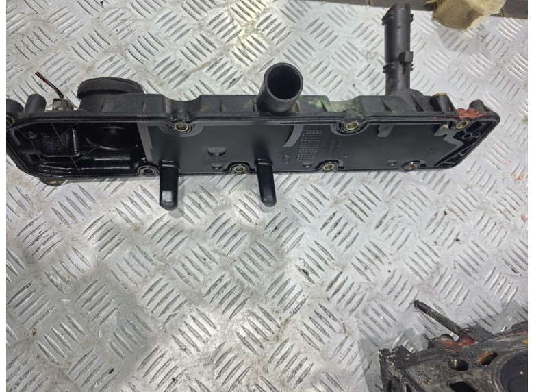 Клапанная крышка к Citroen Jumper, 2002г.