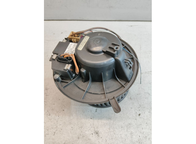 Моторчик печки к Volkswagen Golf, 2006г.