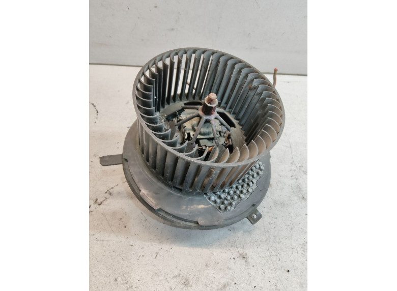 Моторчик печки к Volkswagen Golf, 2006г.