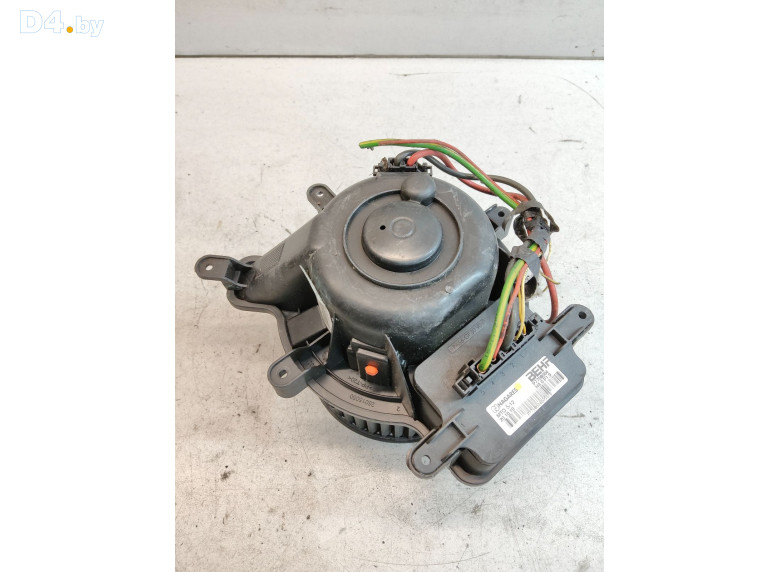 Моторчик печки к Peugeot 3008 2010 г.