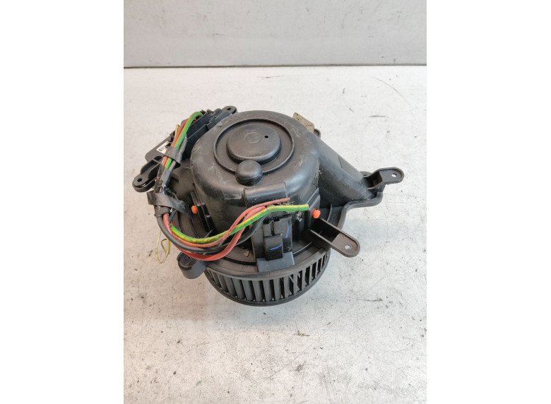 Моторчик печки к Peugeot 3008, 2010г.