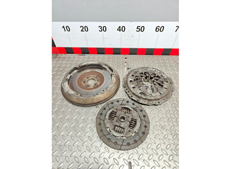 Комплект сцепления к Opel Corsa, 2003г.