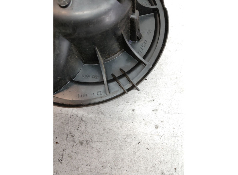 Моторчик печки к Volkswagen Passat, 2006г.