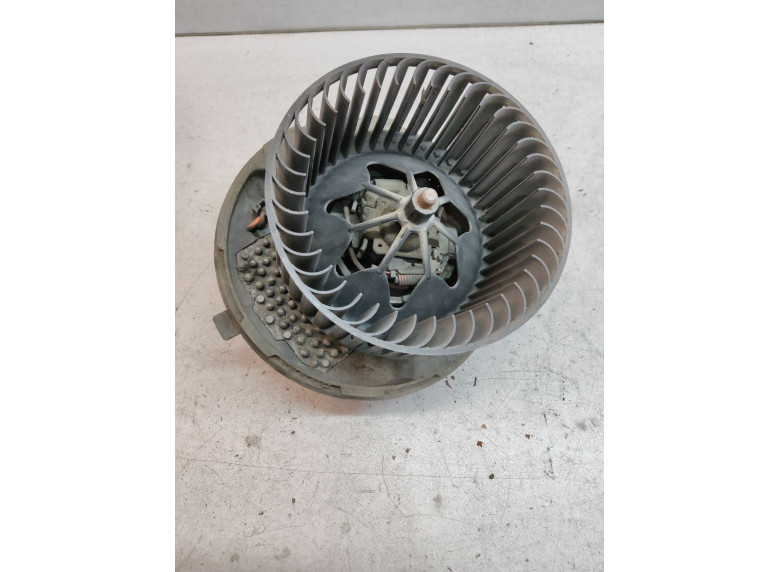 Моторчик печки к Volkswagen Passat, 2006г.