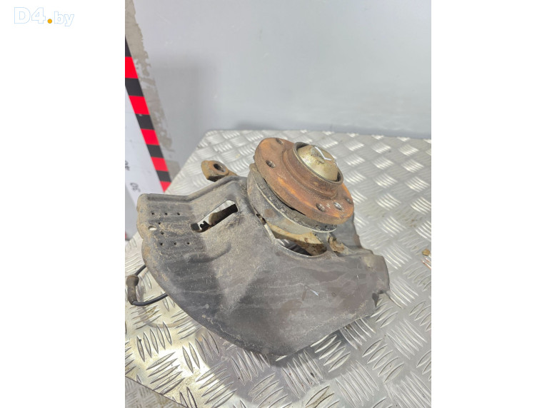 Кулак поворотный левый к BMW 3E46 2001 г.