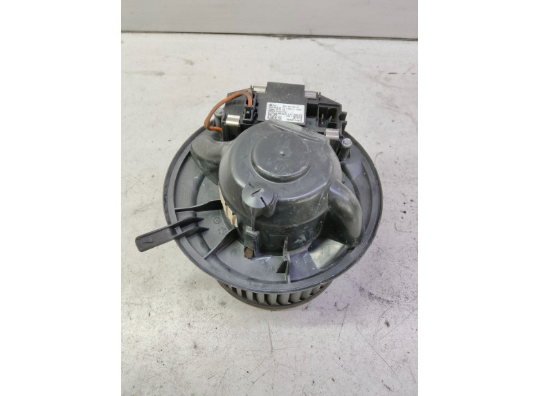 Моторчик печки к Volkswagen Golf, 2008г.