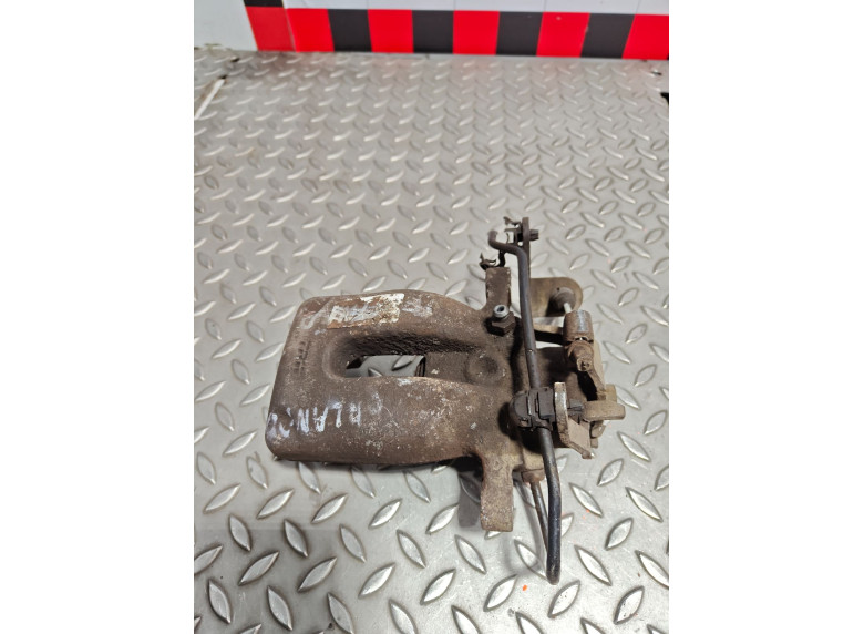 Суппорт задний левый к Peugeot Partner, 2010г.