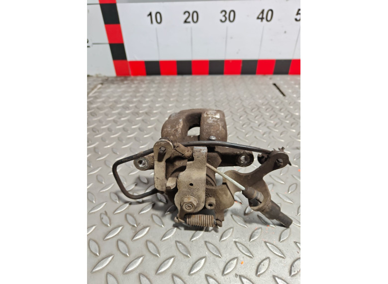 Суппорт задний левый к Peugeot Partner, 2010г.