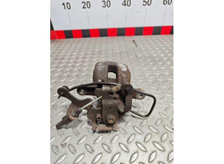 Суппорт задний правый к Citroen Berlingo, 2010г.